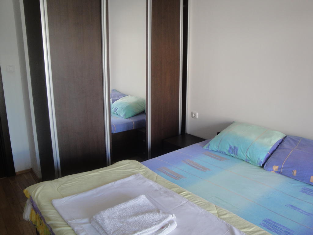 Apartment Center 2 *