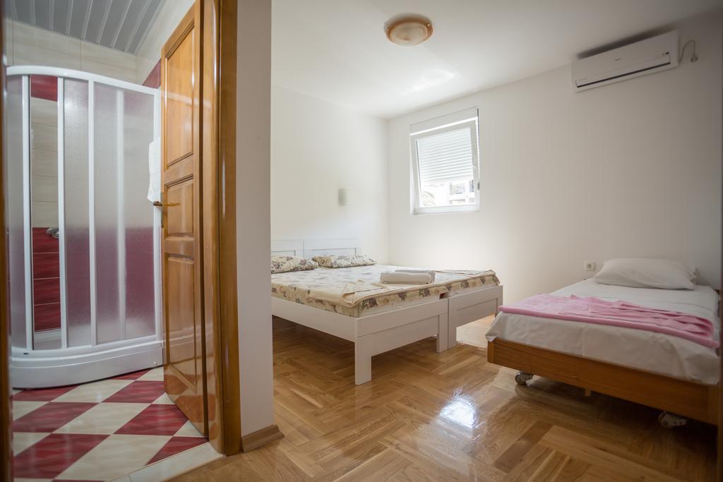 Apartment Center 2 *