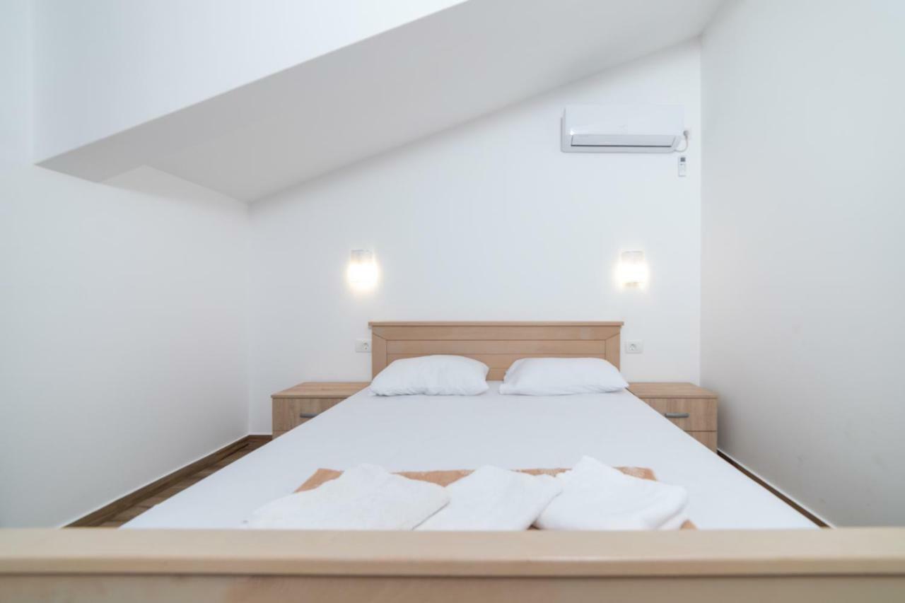 Center 2 Apartment